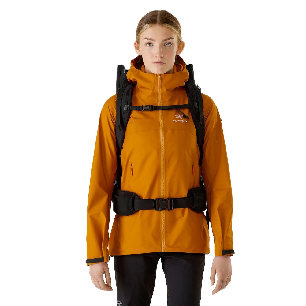 Bora AR 70 Tursekk (Dame) Arcteryx Bora AR 70 Tursekk (Dame) -Chillout Butikk Arcteryx Bora AR 70 Dark Immersion Damemodell foran