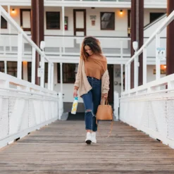 Klean Kanteen Classic 800ml Drikkeflaske (m/Sport Cap) -Chillout Butikk Klean Kanteen Classic 800ml Drikkeflaske Lemons dame modell helfigur