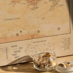 World Map Canvas (75 X 50 Cm) - Whisky -Chillout Butikk Miss Wood World Map Canvas 75x50 Whisky fakta detalj